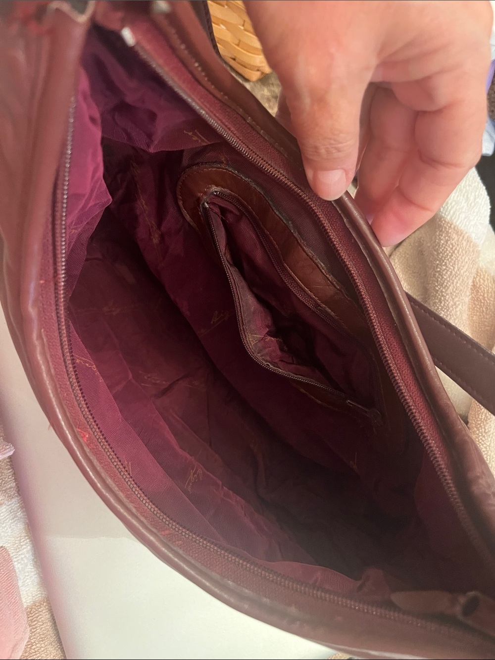 Etienne Aigner Burgundy Shoulder Bag - Picture 5 of 7